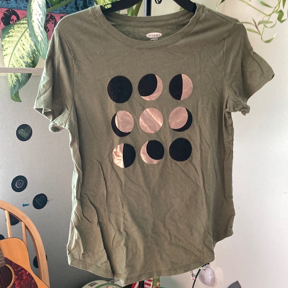 T-shirt & hoodie 2 pieces**Moon theme Olive M old navy shirt & olive sz 8 hoodie